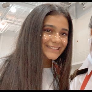 Meet your Posher, Mia